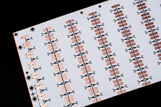 comprar Tabela de circuito de FPC personalizada de alta qualidade com placa de camada dupla, design personalizado e antioxidante OSP para aplicações LED online manufacture