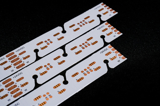 Chip COB eletrônico de 24V em FPC (circuito impresso flexível) montado com FPC de dupla face