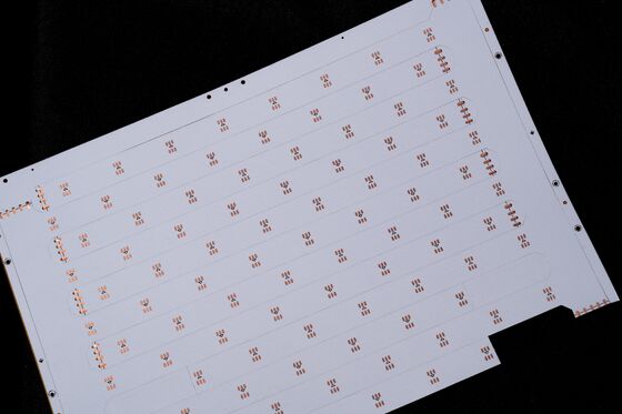 Tabela de circuito flexível de FPC de camada dupla personalizável com nível de proteção contra incêndio V0 para PCB de cintura LED