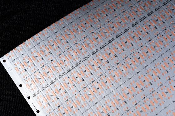 Faixa LED de desempenho estável 40R 24V 2835 | Placa FPCB LED dupla face 120D de 8 mm